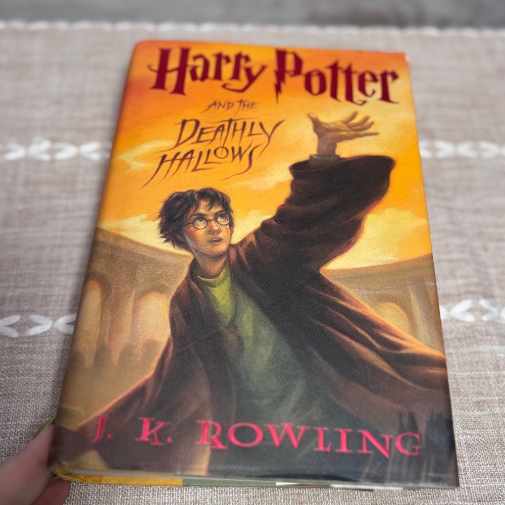 Harry Potter and the Deathly Hallows J.K. Rowling 1st Edition Hardcover 2007
